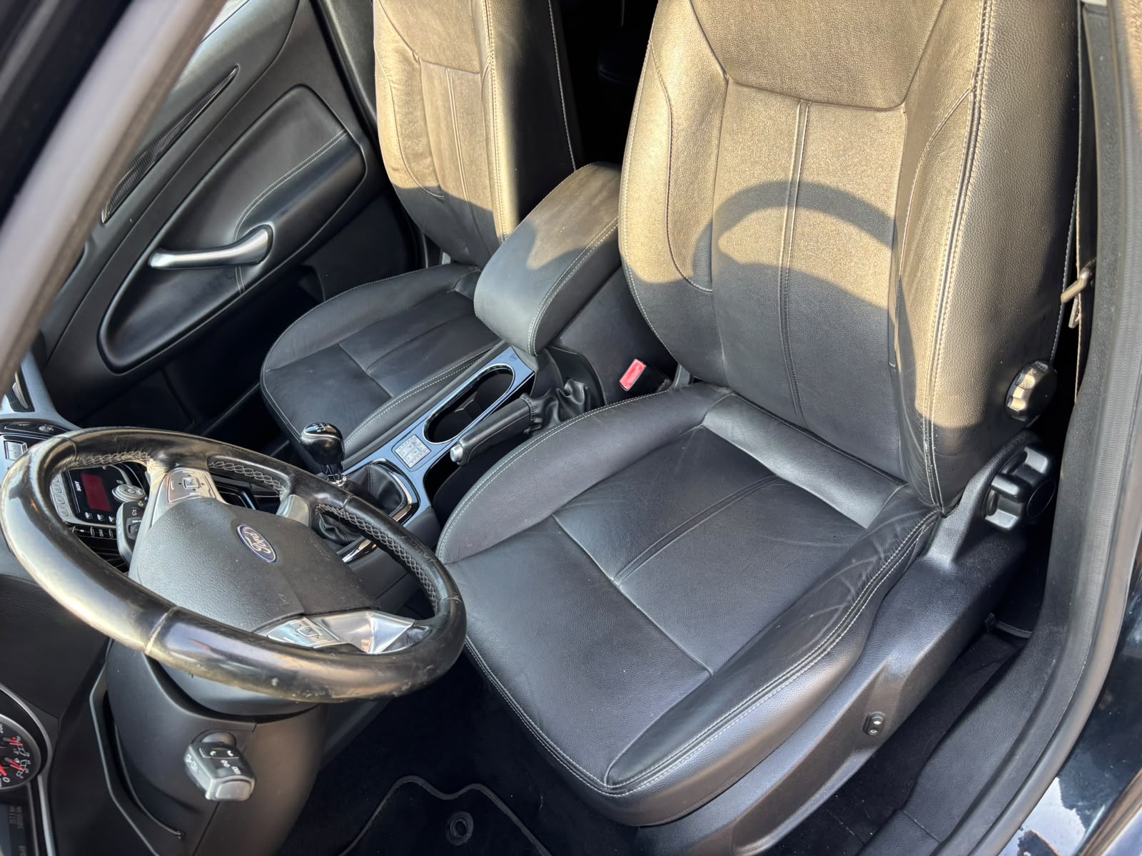 Ford Mondeo Foto 17